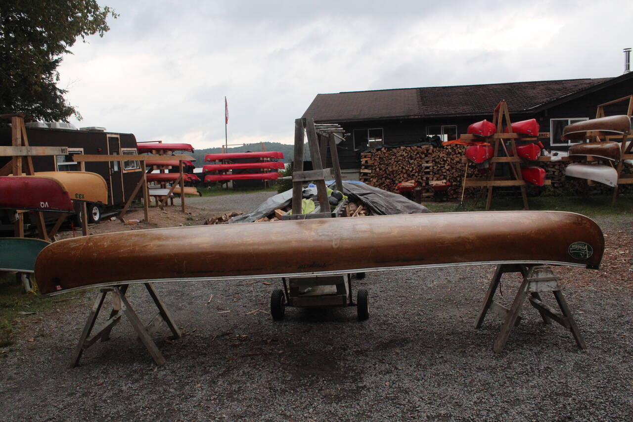 Prospector 16' Kevlar Canoe (56) Voyageur Quest Outfitting and