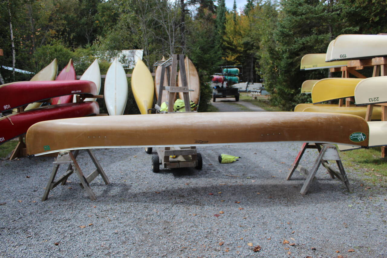 Prospector 16' Kevlar Canoe (185) Voyageur Quest Outfitting and